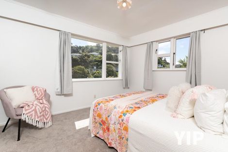 Photo of property in 114 Newlands Road, Newlands, Wellington, 6037