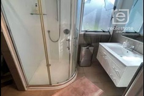 Photo of property in 60 De Quincey Terrace, Highland Park, Auckland, 2010