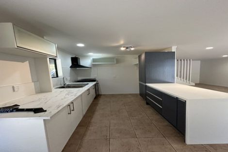 Photo of property in 58 Rauhuia Crescent, Parau, Auckland, 0604