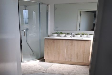 Photo of property in 29 Kaimai Avenue, Massey, Auckland, 0614