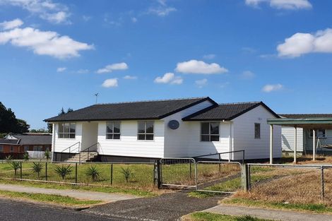 Photo of property in 2 Arnhem Place, Pukekohe, 2120
