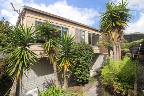 Photo of property in 164 Browns Bay Road, Murrays Bay, Auckland, 0630