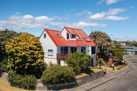 Photo of property in 2 Bermuda Grove, Paraparaumu Beach, Paraparaumu, 5032