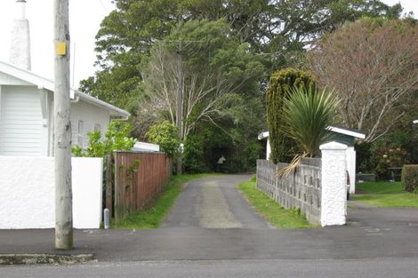 Photo of property in 9f Paynters Avenue, Strandon, New Plymouth, 4312