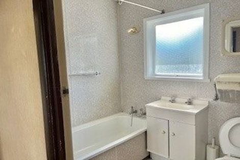 Photo of property in 6/17 Swanson Road, Henderson, Auckland, 0610