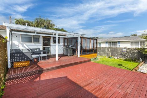 Photo of property in 71 Oregon Drive, Maoribank, Upper Hutt, 5018