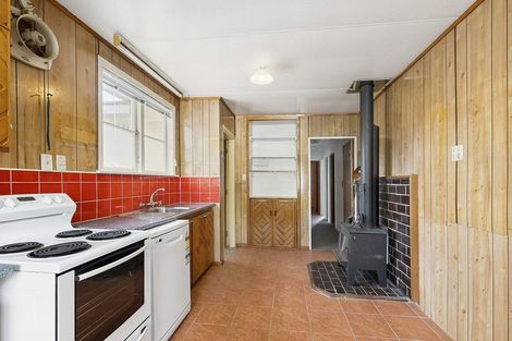 Photo of property in 124 Sievers Grove, Cannons Creek, Porirua, 5024