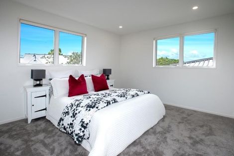 Photo of property in 30b Coniston Avenue, Te Atatu South, Auckland, 0610