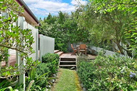 Photo of property in 7 Amberly Rise, Helensville, 0800