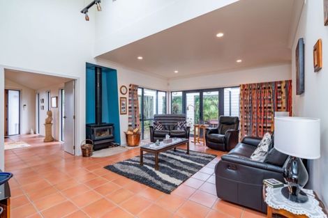 Photo of property in 7 Bermuda Place, One Tree Point, 0118