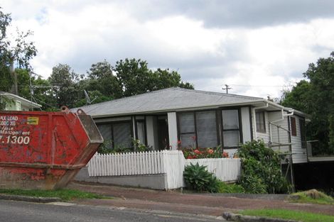 Photo of property in 6 Windermere Crescent, Blockhouse Bay, Auckland, 0600