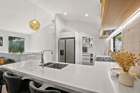 Photo of property in 6e Burns Street, Westown, New Plymouth, 4310