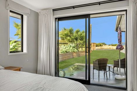 Photo of property in 2 Atutahi Street, Hurdon, New Plymouth, 4310