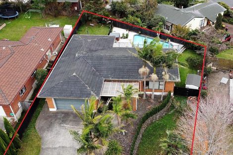 Photo of property in 8 La Perouse Street, Botany Downs, Auckland, 2010