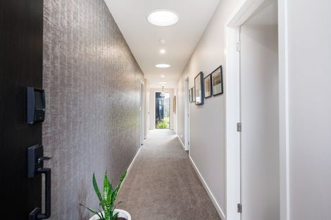 Photo of property in 4 Sardinia Grove, Fitzherbert, Palmerston North, 4410