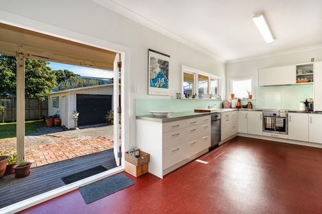 Photo of property in 240 Muritai Road, Eastbourne, Lower Hutt, 5013