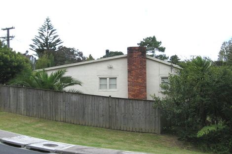 Photo of property in 2/801 Beach Road, Browns Bay, Auckland, 0630