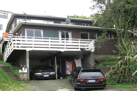 Photo of property in 8 Gahagan Way, Newlands, Wellington, 6037