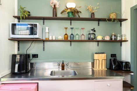 Photo of property in 21 Government Road, Raglan, 3225