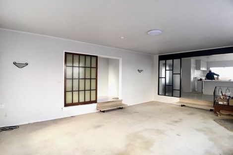 Photo of property in 21 Miramar Place, Pakuranga, Auckland, 2010