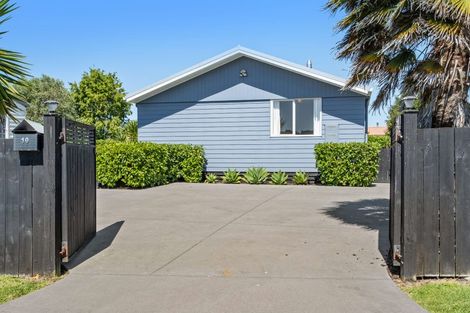 Photo of property in 10 Lowburn Avenue, Waipu, 0510
