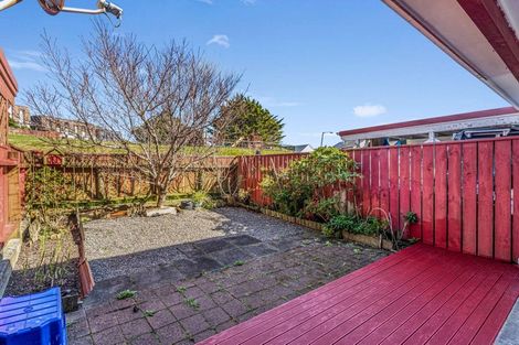 Photo of property in 19 Hollydale Grove, Churton Park, Wellington, 6037