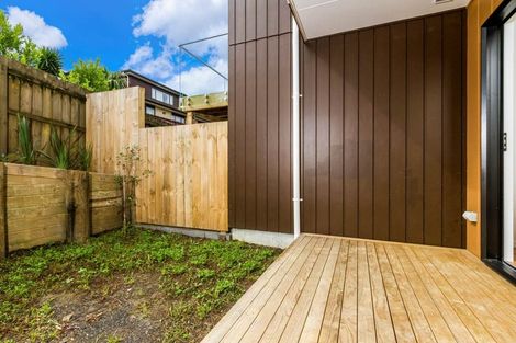 Photo of property in 15/26 Springvale Drive, Fairview Heights, Auckland, 0632
