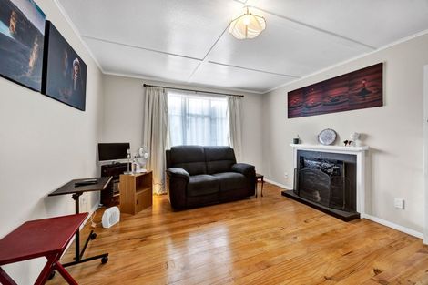 Photo of property in 16 Manchester Street, Patea, 4520