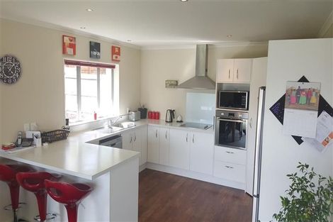 Photo of property in 33 Masefield Terrace, Kelvin Grove, Palmerston North, 4414