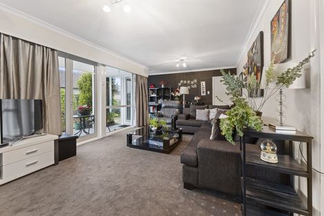 Photo of property in 17 Oriana Crescent, Hornby, Christchurch, 8042