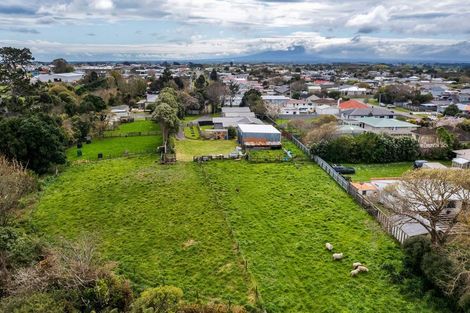 Photo of property in 4 Douglas Street, Hawera, 4610