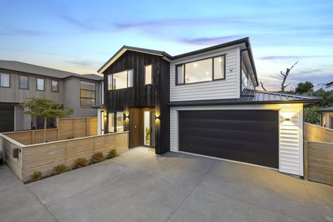 Photo of property in 10 Kina Place, Long Bay, Auckland, 0630