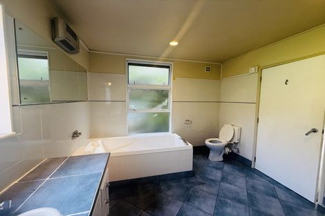 Photo of property in 17 Pounamu Avenue, Greenhithe, Auckland, 0632