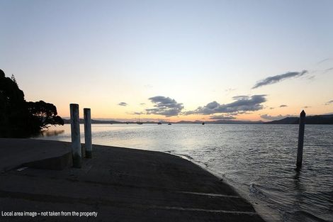 Photo of property in 13 Te Taniwha Road, One Tree Point, 0118