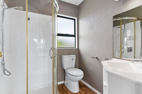 Photo of property in 4a Holiday Road, Stanmore Bay, Whangaparaoa, 0932