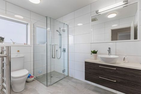 Photo of property in 4 Plantation Terrace, Orewa, 0931