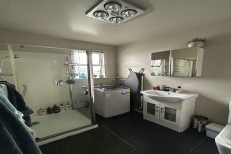 Photo of property in 13 Barclay Street, Newlands, Wellington, 6037