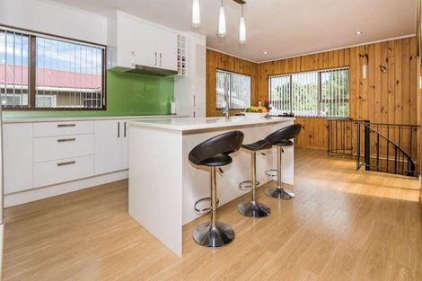 Photo of property in 20 Linwood Avenue, Forrest Hill, Auckland, 0620