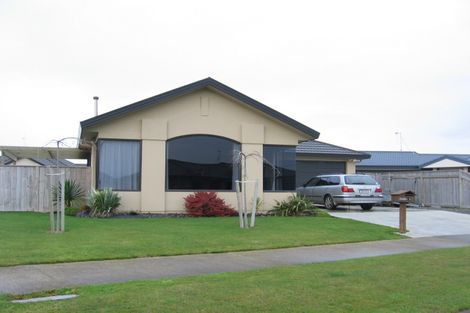 Photo of property in 10 Daniel Place, Kelvin Grove, Palmerston North, 4414