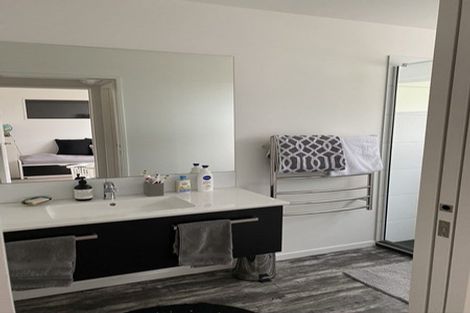 Photo of property in 5 Te Awakura Terrace, Mount Pleasant, Christchurch, 8081