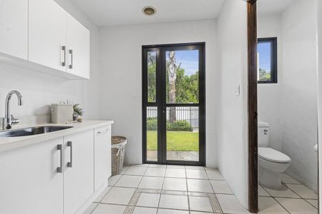 Photo of property in 186e Heta Road, Highlands Park, New Plymouth, 4312