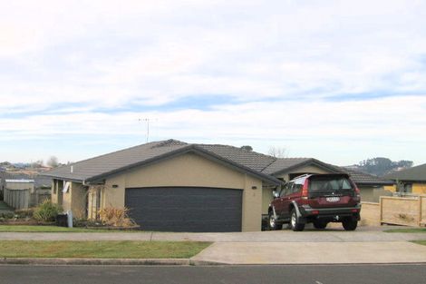 Photo of property in 3 Harrogate Place, Grandview Heights, Hamilton, 3200