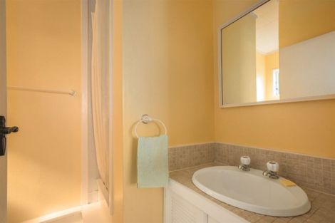 Photo of property in 5a Kahu Road, Paremata, Porirua, 5024