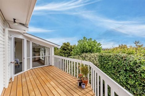 Photo of property in 17 Zion Road, Birkenhead, Auckland, 0626