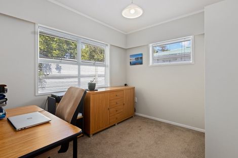 Photo of property in 1/4 Acacia Road, Torbay, Auckland, 0632