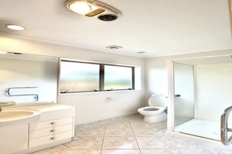 Photo of property in 7 Corta Bella Place, Golflands, Auckland, 2013