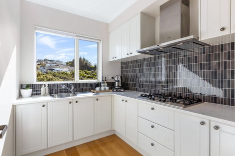 Photo of property in 9 Taraire Place, Orewa, 0931