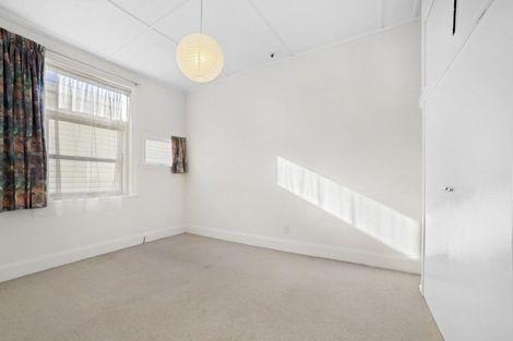 Photo of property in 123 Onepu Road, Lyall Bay, Wellington, 6022