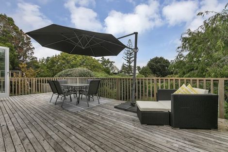 Photo of property in 83 Beach Haven Road, Beach Haven, Auckland, 0626