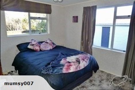 Photo of property in 1 Edward Street, Bulls, 4818